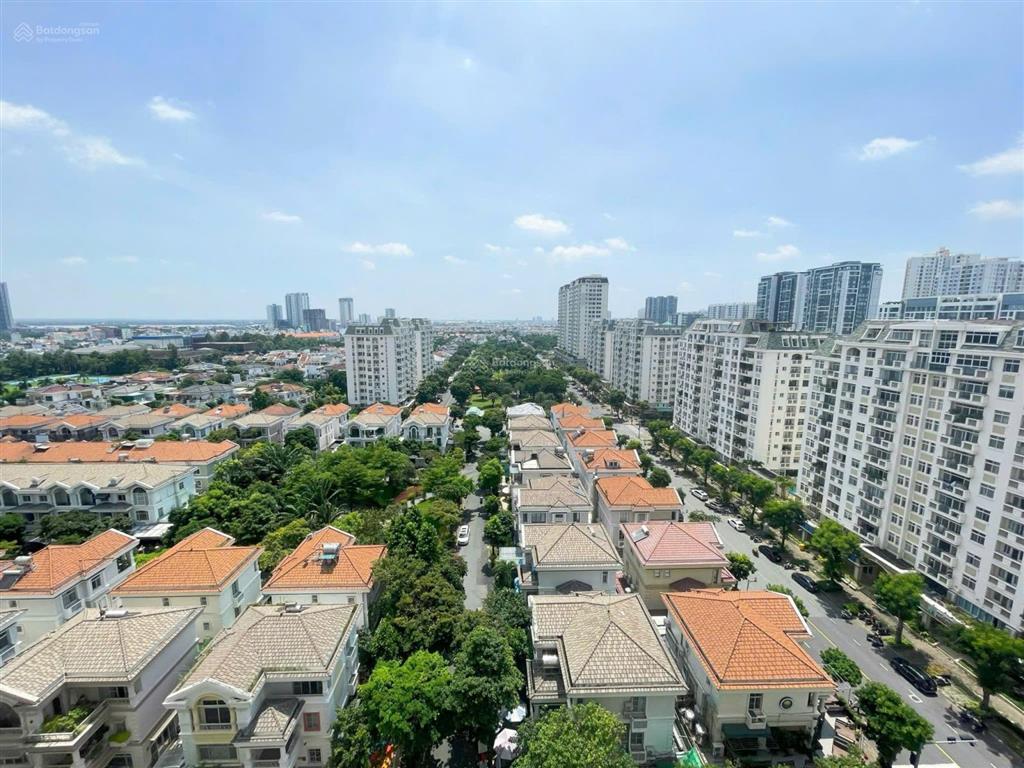 Tin thật. bán nhanh căn góc 2pn midtown tầng cao view biệt thự siêu thoáng. dt 84m2, 2pn, có ô xe
