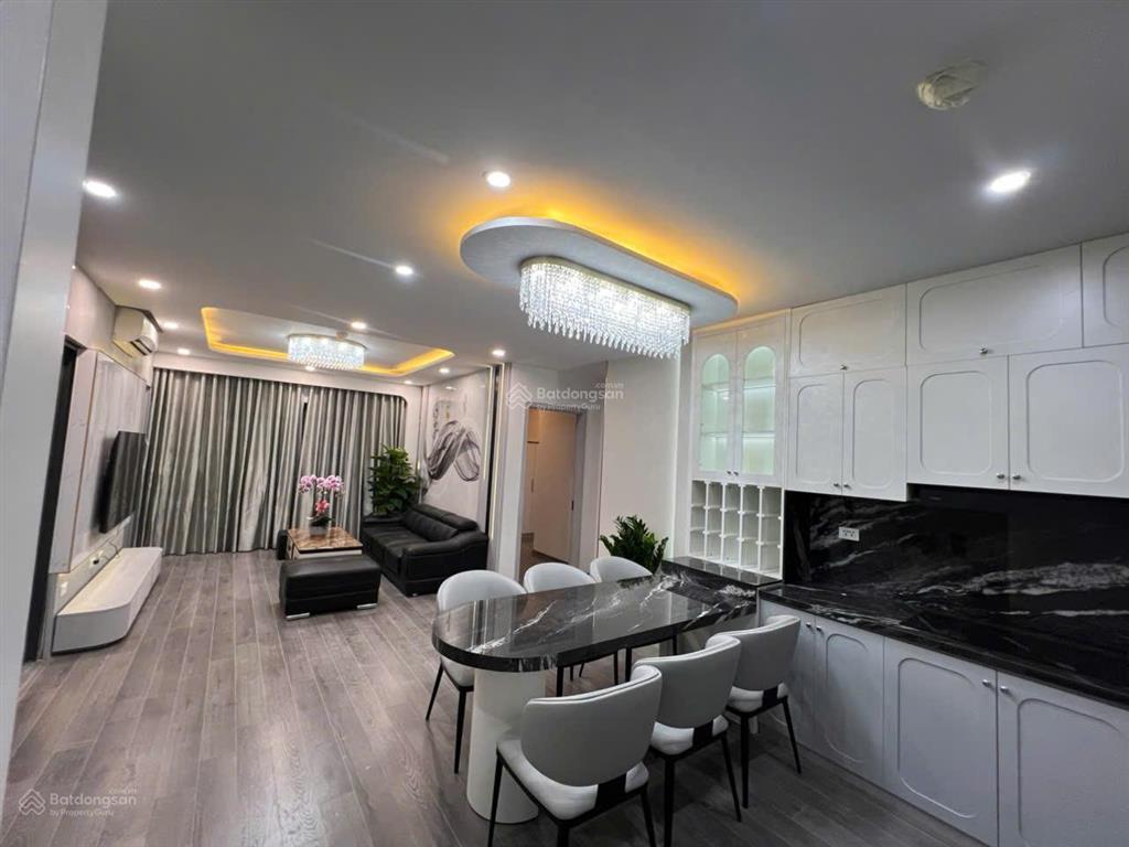 Chính chủ mua liền kề nên cần bán căn 133m2 3pn 3vs toà hpc 105 full đồ đẹp giá 8.5 tỷ có gia lộc