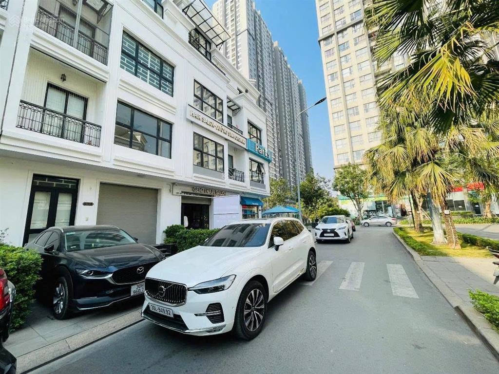 Chính chủ bán gấp bt vinhomes gardenia 223m2, 5 tầng, mt 15m lô góc, thang máy giá rẻ 80 tỷ ctl