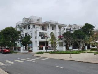 Chính chủ bán gấp bt vinhomes gardenia 229m2 5t mt 20m ô góc, thang máy giá rẻ 79 tỷ ctl 0939 760 ***