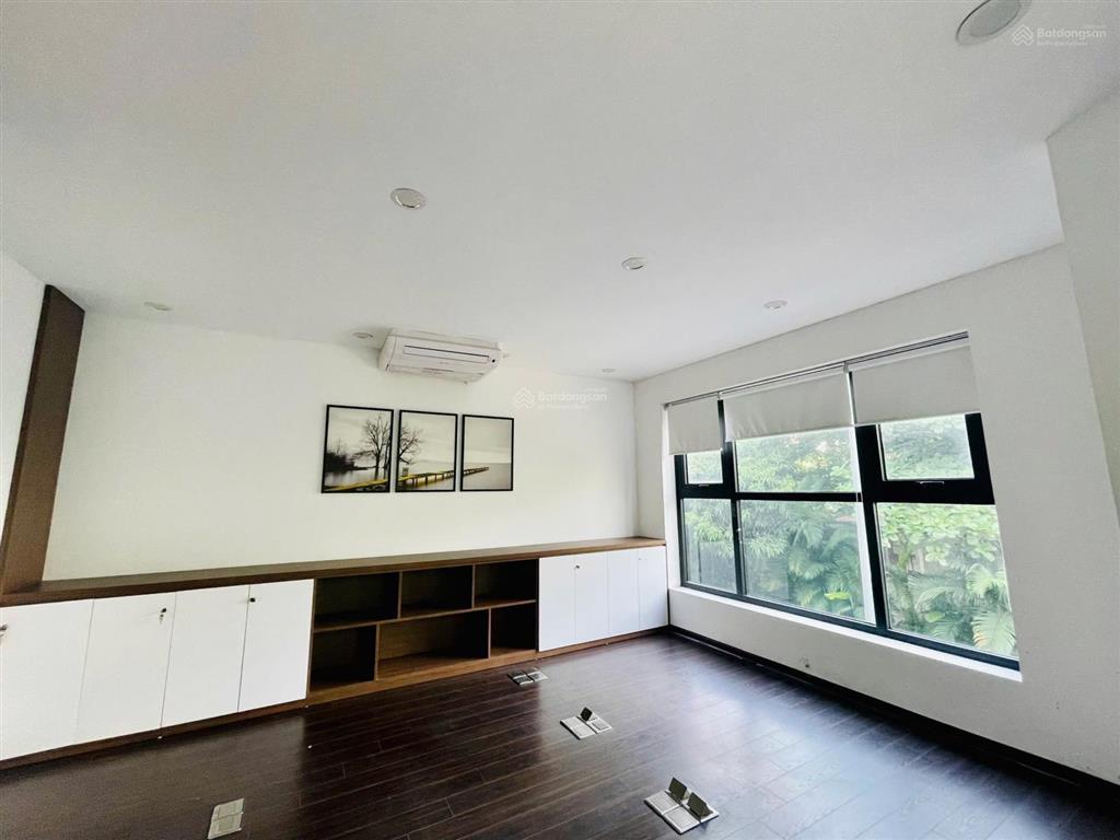 Chính chủ bán gấp bt vinhomes gardenia 193m2 5t mt 25m ô góc, thang máy giá rẻ 75 tỷ 0939 760 ***