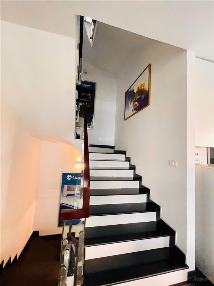 Chính chủ bán gấp bt vinhomes gardenia 193m2 5t mt 25m ô góc, thang máy giá rẻ 75 tỷ 0939 760 ***