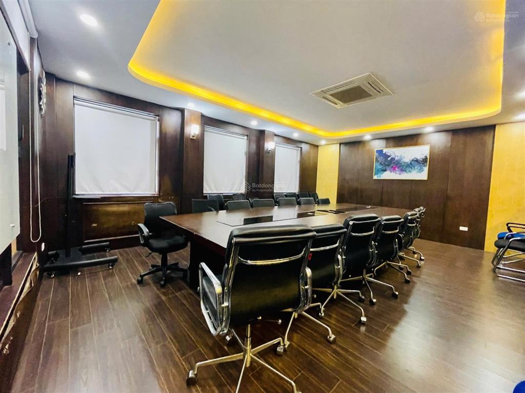 Chính chủ bán gấp bt vinhomes gardenia 193m2 5t mt 25m ô góc, thang máy giá rẻ 75 tỷ 0939 760 ***