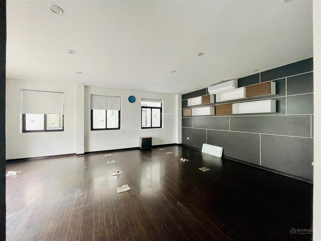 Chính chủ bán gấp bt vinhomes gardenia 193m2 5t mt 25m ô góc, thang máy giá rẻ 75 tỷ 0939 760 ***