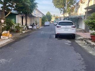 Bán nhà trệt lầu liền kề 2 phòng ngủ kdc hoàng quân, gần trường cao đẳng fpt, đại học tây đô