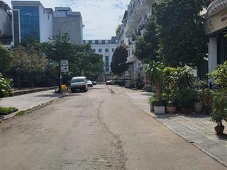 Biệt thự phố tôn thất thuyết, cạnh trụ sở phường cầu giấy, 210m2 có hầm, cho thuê cao