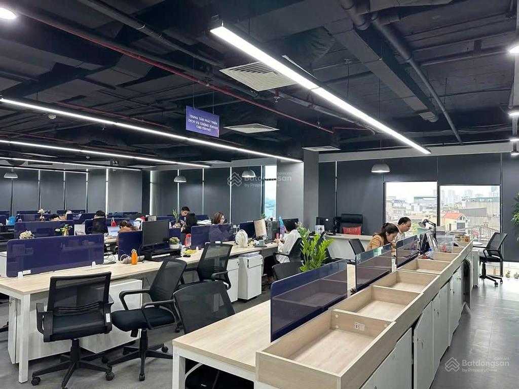 Bán tòa văn phòng phố lê văn lương, 135m2 mặt tiền 10m, cho thuê 140tr/tháng, siêu hiếm đẹp