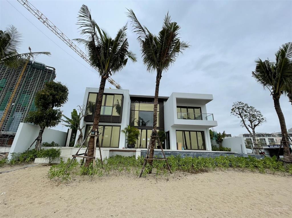 Chính chủ bán beach villa intercontinental ha long 5*, căn góc hiếm, nhận nhà ngay