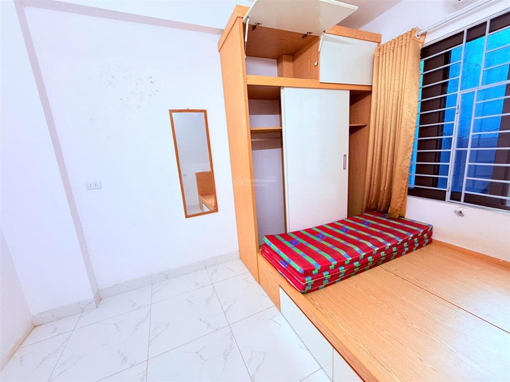 Sale sốc  1 ngủ 1 khách ngõ 68 triều khúc chỉ 4tr6 thôi nè  full đồ 28m2  ở 3 4 bạn thoải mái