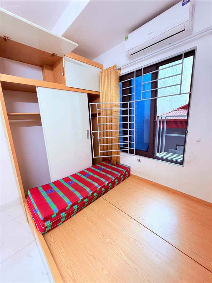 Sale sốc  1 ngủ 1 khách ngõ 68 triều khúc chỉ 4tr6 thôi nè  full đồ 28m2  ở 3 4 bạn thoải mái