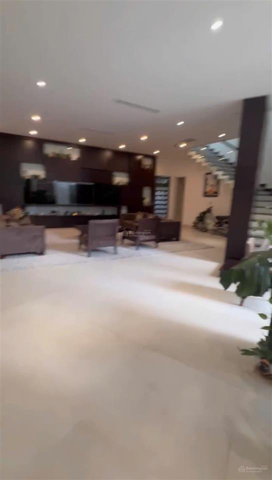 Bán biệt thự cực đẹp tại lê hồng phong, 271m2, hàng hot