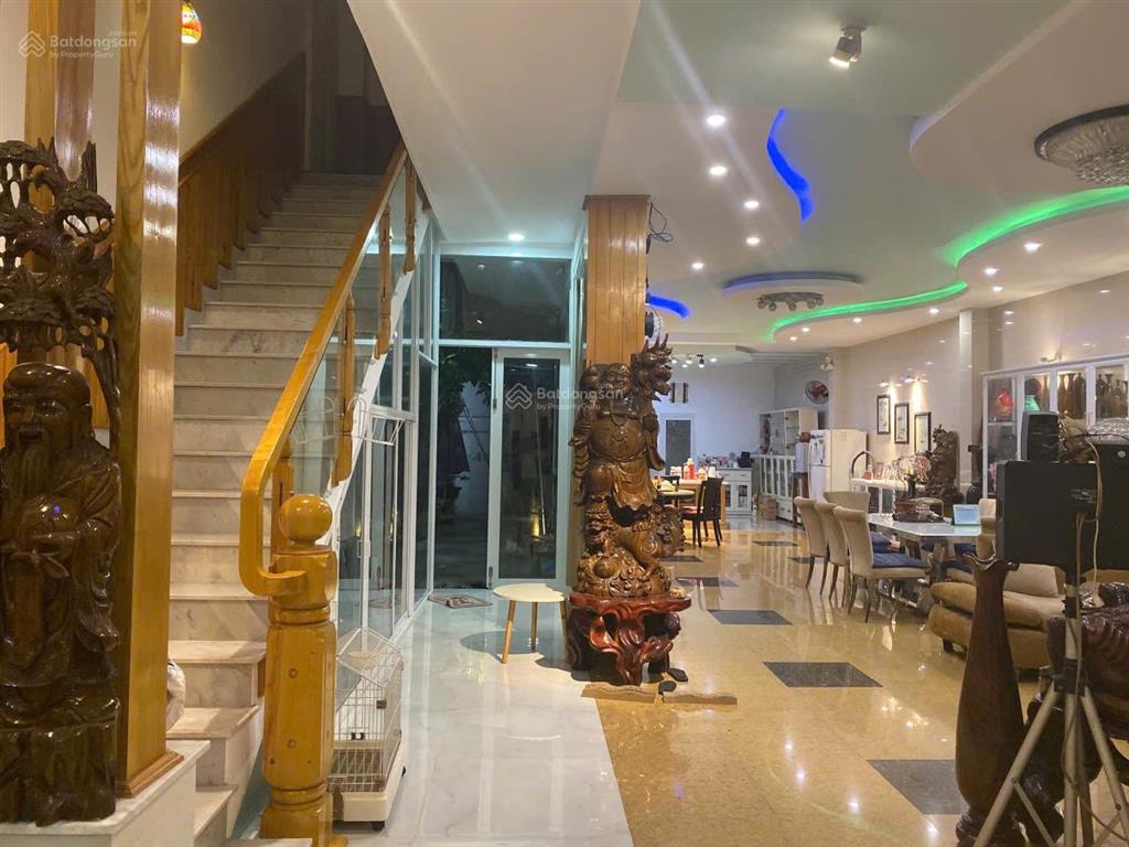 Bán biệt thự 3 tầng, giá tốt tại lý tự trọng, hải châu, diện tích khủng 328m2