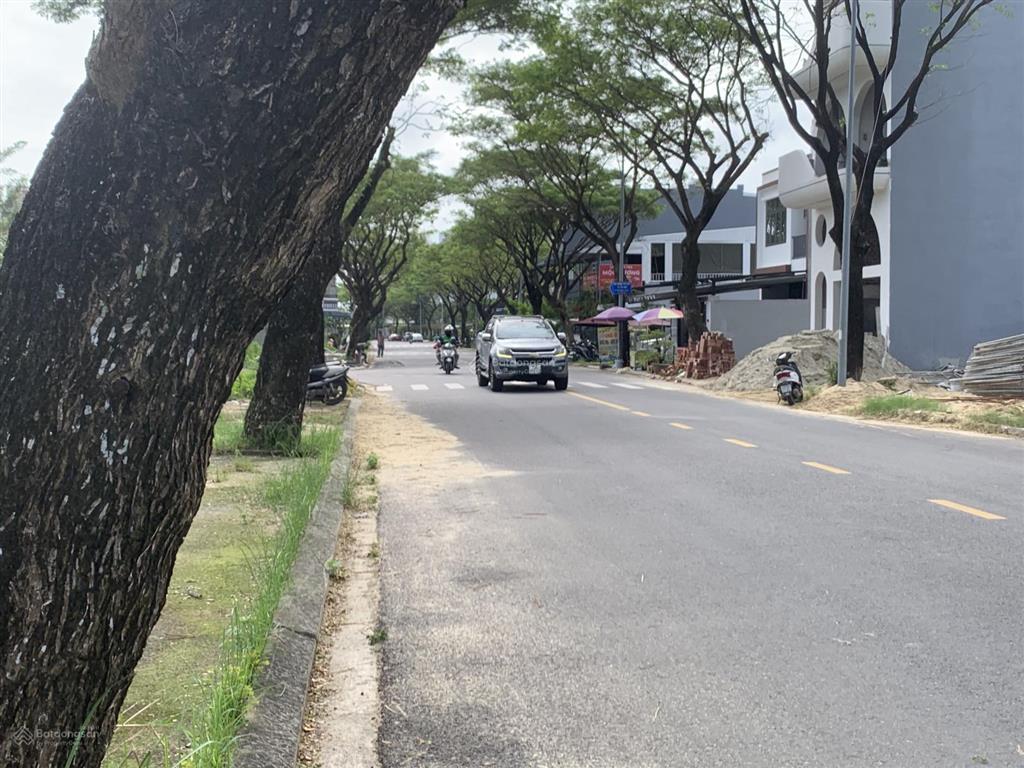 Chào bán lô đất trục shophouse, cạnh trường đại học fpt giá 6tỷ550