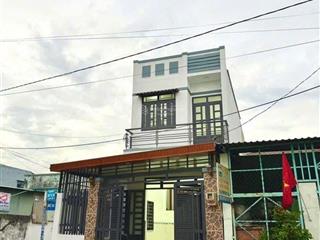 Nhà góc mặt tiền đường đt26 nhà mới đẹp, kết cấu 1 trệt 1 lầu kiên cố, thiết kế hiện đại.