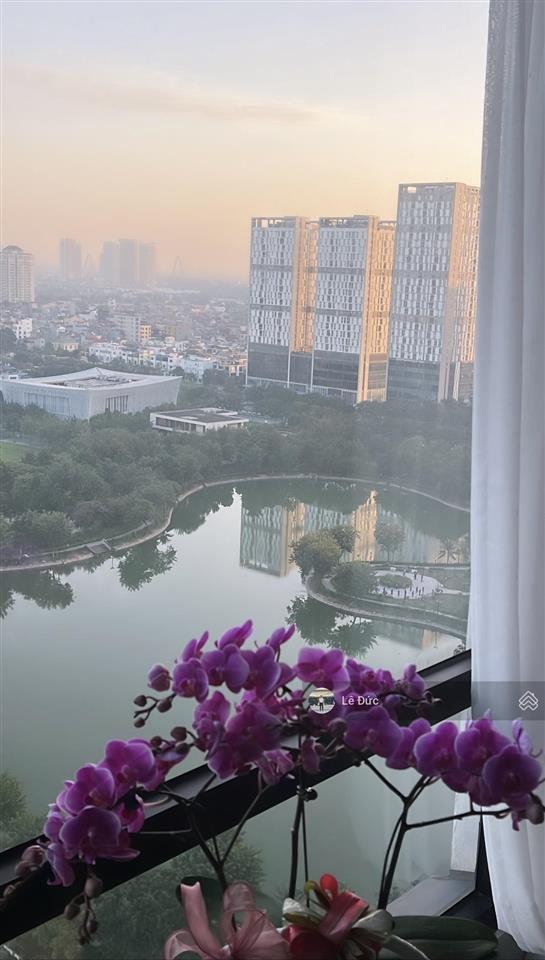 Cc bán nhanh căn 3pn view hồ điều hòa công viên tòa n01t1  ngoại giao đoàn.  0924 691 ***