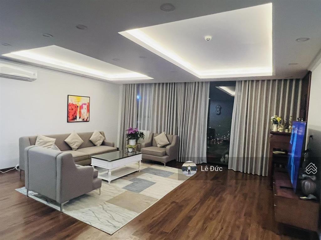 Cc bán nhanh căn 3pn view hồ điều hòa công viên tòa n01t1  ngoại giao đoàn.  0924 691 ***