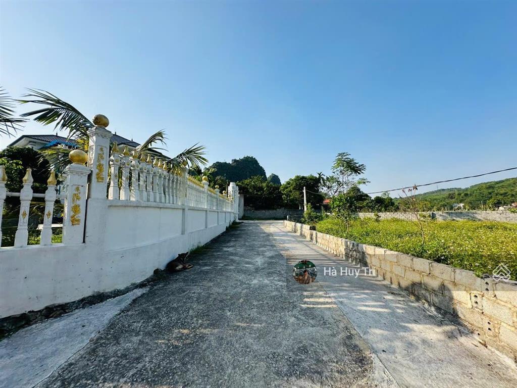 Siêu phẩm nghỉ dưỡng  5719m2  bám suối  có ao trong đất  giá rẻ chỉ 1,xtr/m2