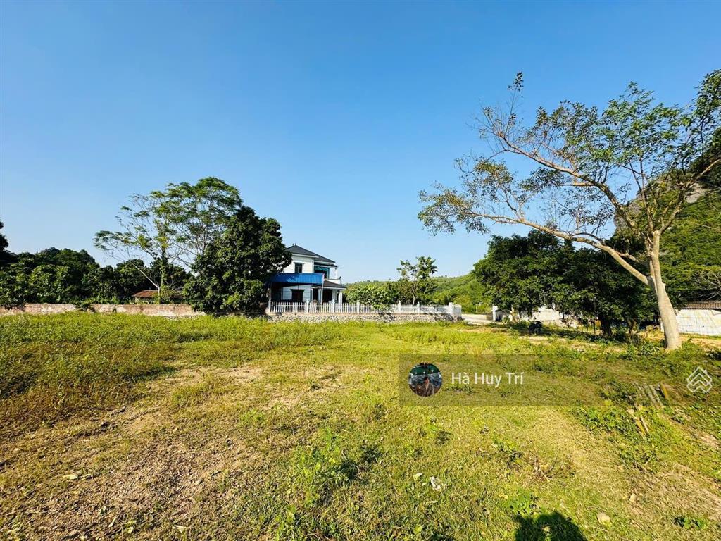 Siêu phẩm nghỉ dưỡng  5719m2  bám suối  có ao trong đất  giá rẻ chỉ 1,xtr/m2