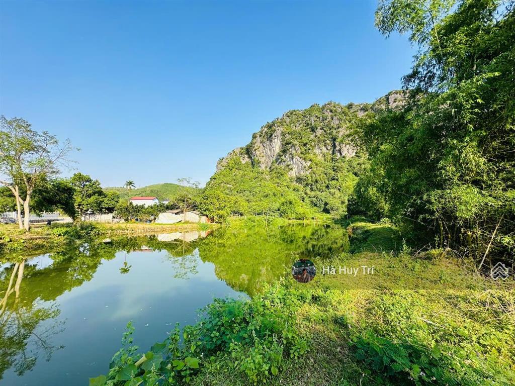 Siêu phẩm nghỉ dưỡng  5719m2  bám suối  có ao trong đất  giá rẻ chỉ 1,xtr/m2