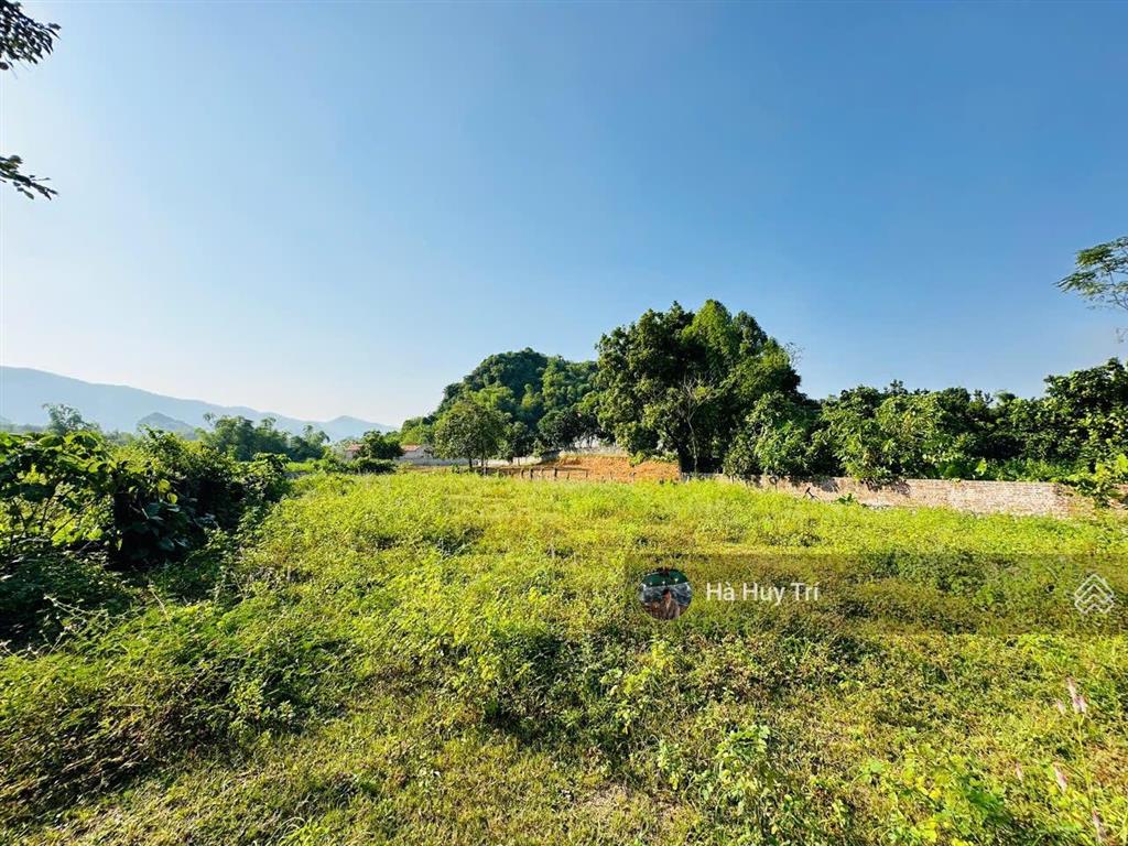 Siêu phẩm nghỉ dưỡng  5719m2  bám suối  có ao trong đất  giá rẻ chỉ 1,xtr/m2