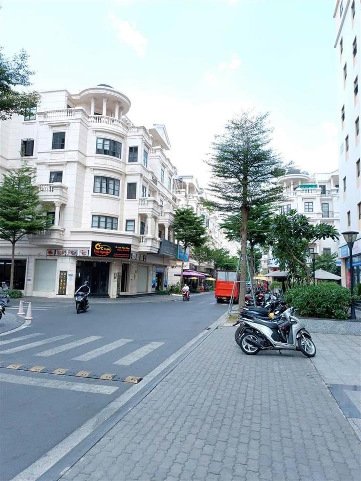 Chính chủ bán shophouse cực chất cityland parkhill giá chỉ 5,5 tỷ, l/h 0977 178 ***