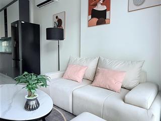 Tôi cần bán căn 2pn 54,6m2 toà s401 vinhomes smart city, tầng 23 full đồ, có sổ, giá 4,5 tỷ bao phí