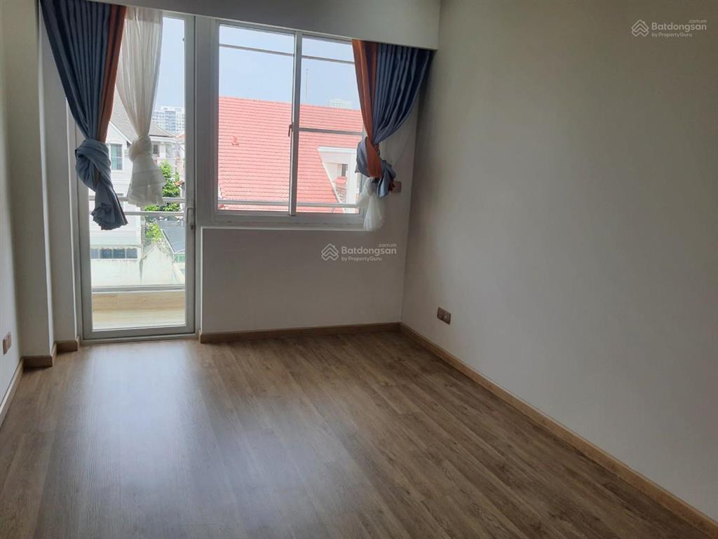 Bán nhanh căn 3pn grand view pmh, dt 147m2, balcol siêu dài, nhà mới view biệt thự cảnh đồi rất đẹp