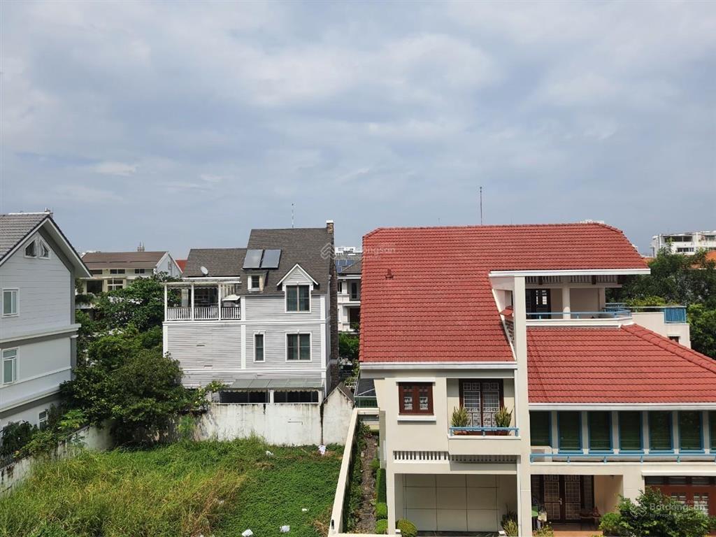 Bán nhanh căn 3pn grand view pmh, dt 147m2, balcol siêu dài, nhà mới view biệt thự cảnh đồi rất đẹp