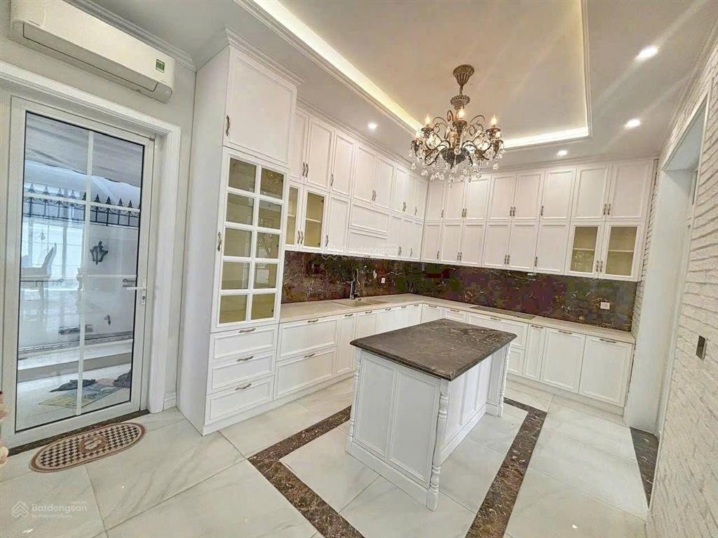 Cho thuê biệt thự đơn lập nam phú  khu compound an ninh, 5pn, nhà đầy đủ nội thất mới rất đẹp