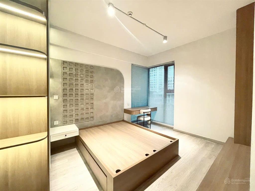 Giá hời, căn hộ 2pn cardinal court, lầu cao view đông nam rất đẹp, có ô xe, giá 10,5 tỷ