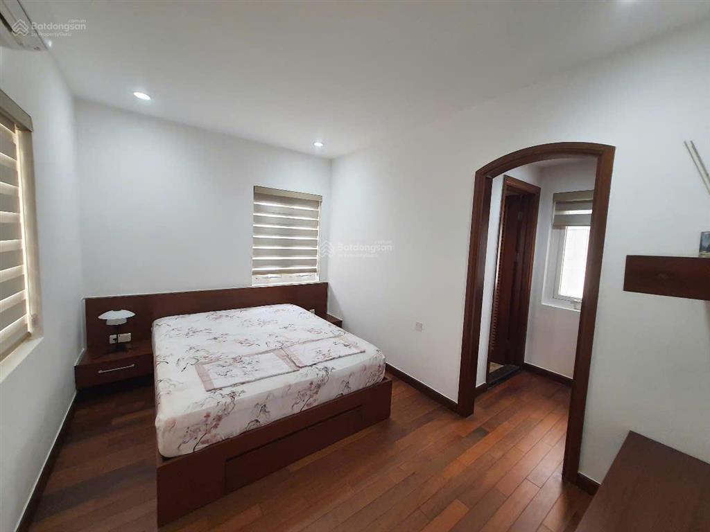 Cho thuê biệt thự đơn lập khu compound nam phú q7, dt đất 300m2 nhà rất đẹp, giá chỉ 85tr/tháng