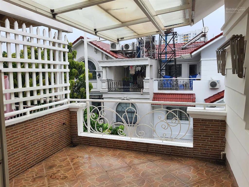 Cho thuê biệt thự đơn lập khu compound nam phú q7, dt đất 300m2 nhà rất đẹp, giá chỉ 85tr/tháng