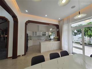 Cho thuê biệt thự đơn lập khu compound nam phú q7, dt đất 300m2 nhà rất đẹp, giá chỉ 85tr/tháng