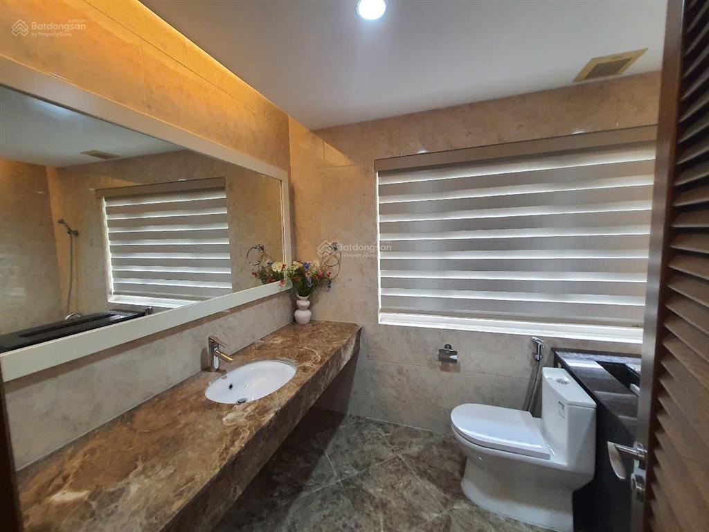 Cho thuê biệt thự đơn lập khu compound nam phú q7, dt đất 300m2 nhà rất đẹp, giá chỉ 85tr/tháng
