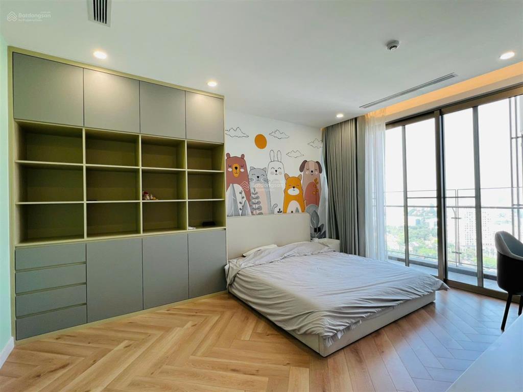 Bán nhanh penthouse m8 vip pmh, 1 sàn dt 307m2, view toàn thành phố, bán được cho người nước ngoài