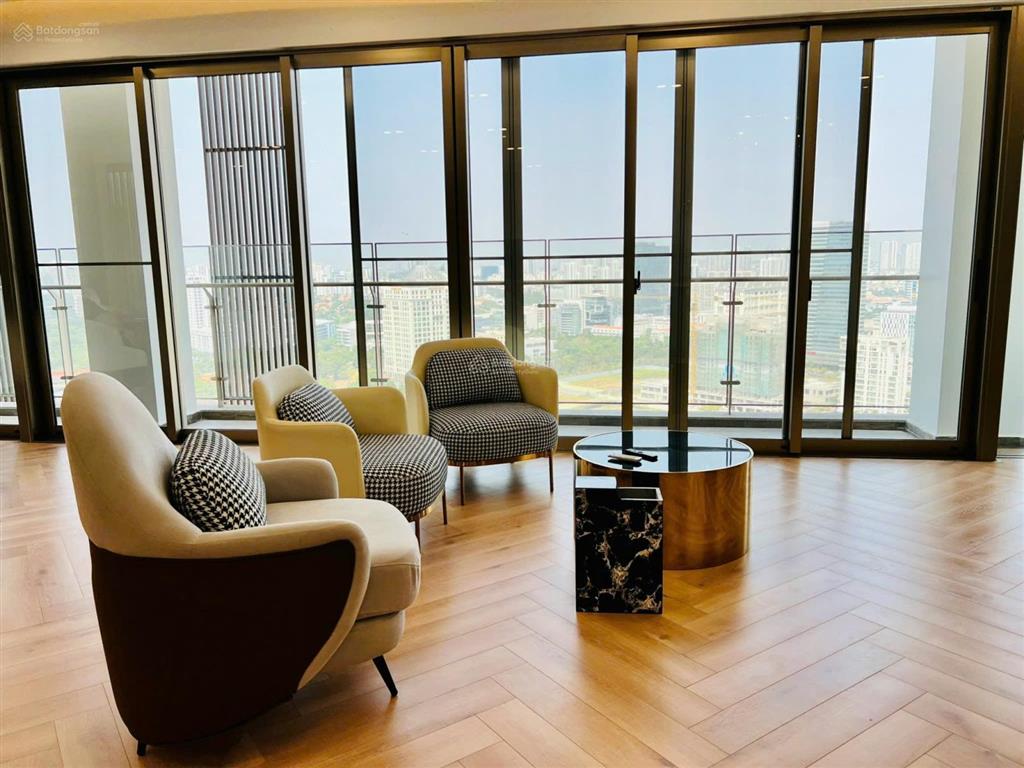 Bán nhanh penthouse m8 vip pmh, 1 sàn dt 307m2, view toàn thành phố, bán được cho người nước ngoài