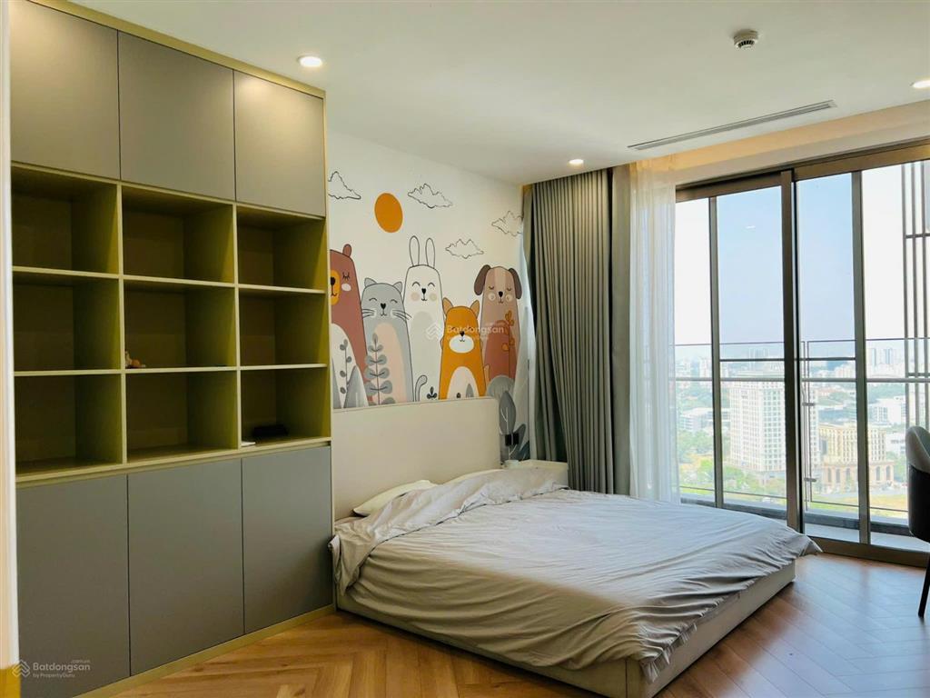 Bán nhanh penthouse m8 vip pmh, 1 sàn dt 307m2, view toàn thành phố, bán được cho người nước ngoài