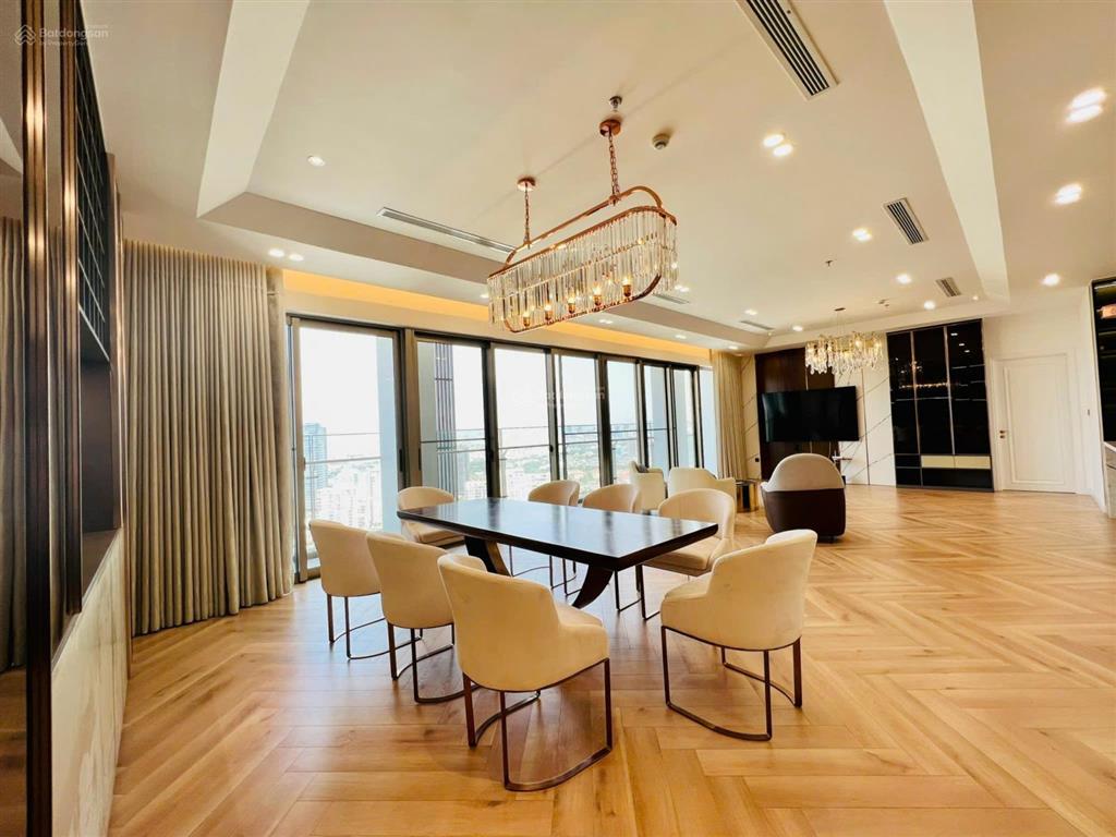 Bán nhanh penthouse m8 vip pmh, 1 sàn dt 307m2, view toàn thành phố, bán được cho người nước ngoài
