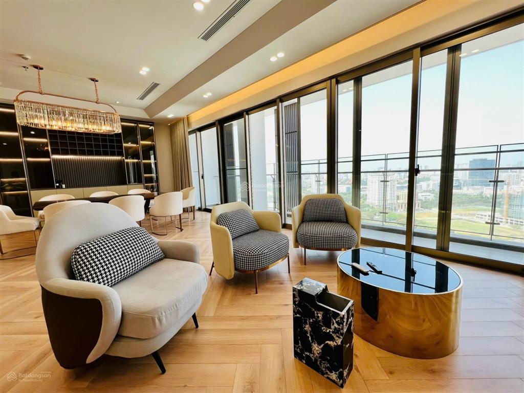 Bán nhanh penthouse m8 vip pmh, 1 sàn dt 307m2, view toàn thành phố, bán được cho người nước ngoài