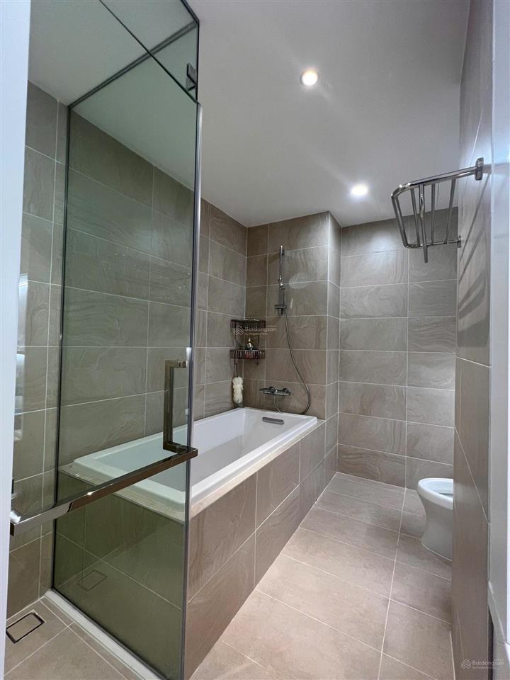 Bán nhanh penthouse m8 vip pmh, 1 sàn dt 307m2, view toàn thành phố, bán được cho người nước ngoài