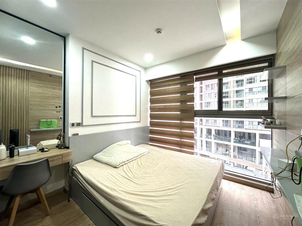 Rẻ nhất thị trường, căn hộ 2pn midtown 91m2 lầu trung, view hướng đông nam, có ô xe chỉ 9.28 tỷ shr
