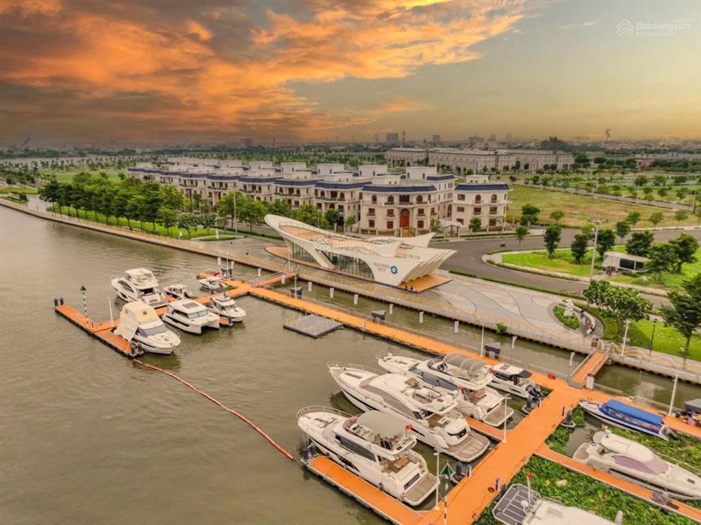 Bán nhà giá tốt ngang 7m cạnh vietcombank, kênh sông trăng, view hồ đại nhật.hợp đồng thuê lâu dài.