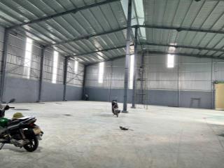 Cần cho thuê khuôn viên 2ha bao gồm 2 nhà xưởng 3 căn nhà cấp 4