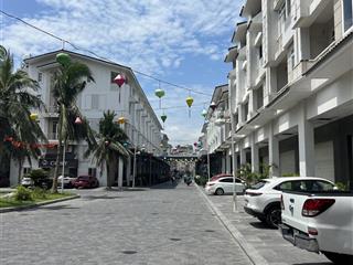 Bán khách sạn 4 sao khu du lịch cảng tàu quốc tế tuần châu, hạ long, quảng ninh.
