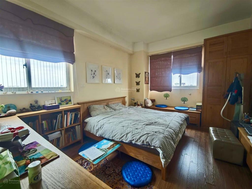 Bán chung cư lô góc 2 ban công thoáng mát đường lê đức thọ, vài bước ra công viên hồ mai dịch