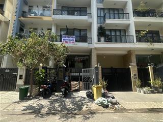 Cần bán nhà khu him lam kênh tẻ, dt 100m2, tk 3 lầu giá tốt, nhiều tiện ích . giá 27 tỷ