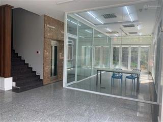 Cho thuê gấp văn phòng tại him lam kênh tẻ .giá 25tr/th . dt 100m2.