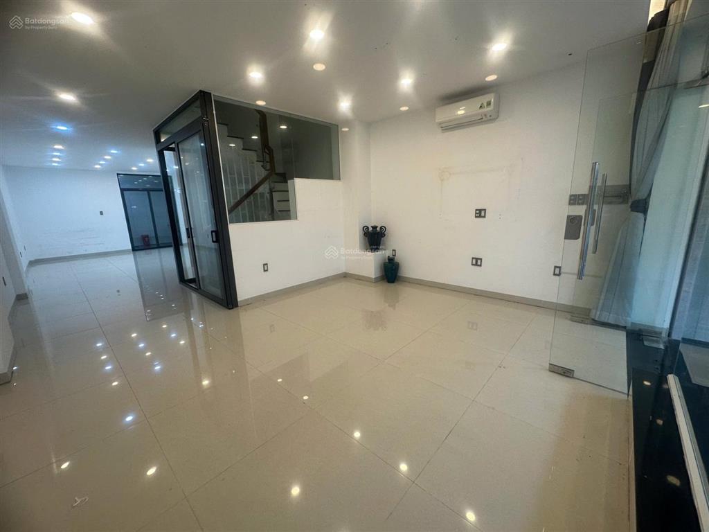 Cho thuê văn phòng 75m2 giá siêu hời tại him lam kênh tẻ, q7