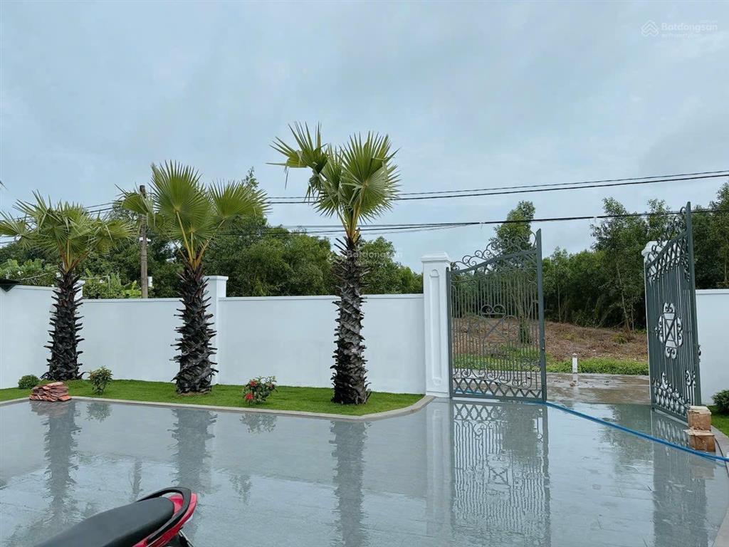 Siêu phẩm nhà vườn nghỉ dưỡng tuyệt đẹp vị trí gần tl8 củ chi, đường lớn quá lý tưởng cho gia đình