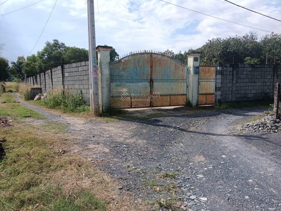 Bán lô đất 3 mặt tiền đường xe tải có 200 m2 thổ cư quy hoạch đất ở làm kho xưởng, phân lô